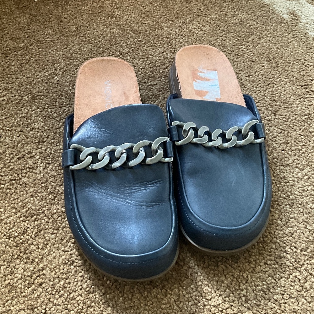 Size 8 Vionic Blue Mules